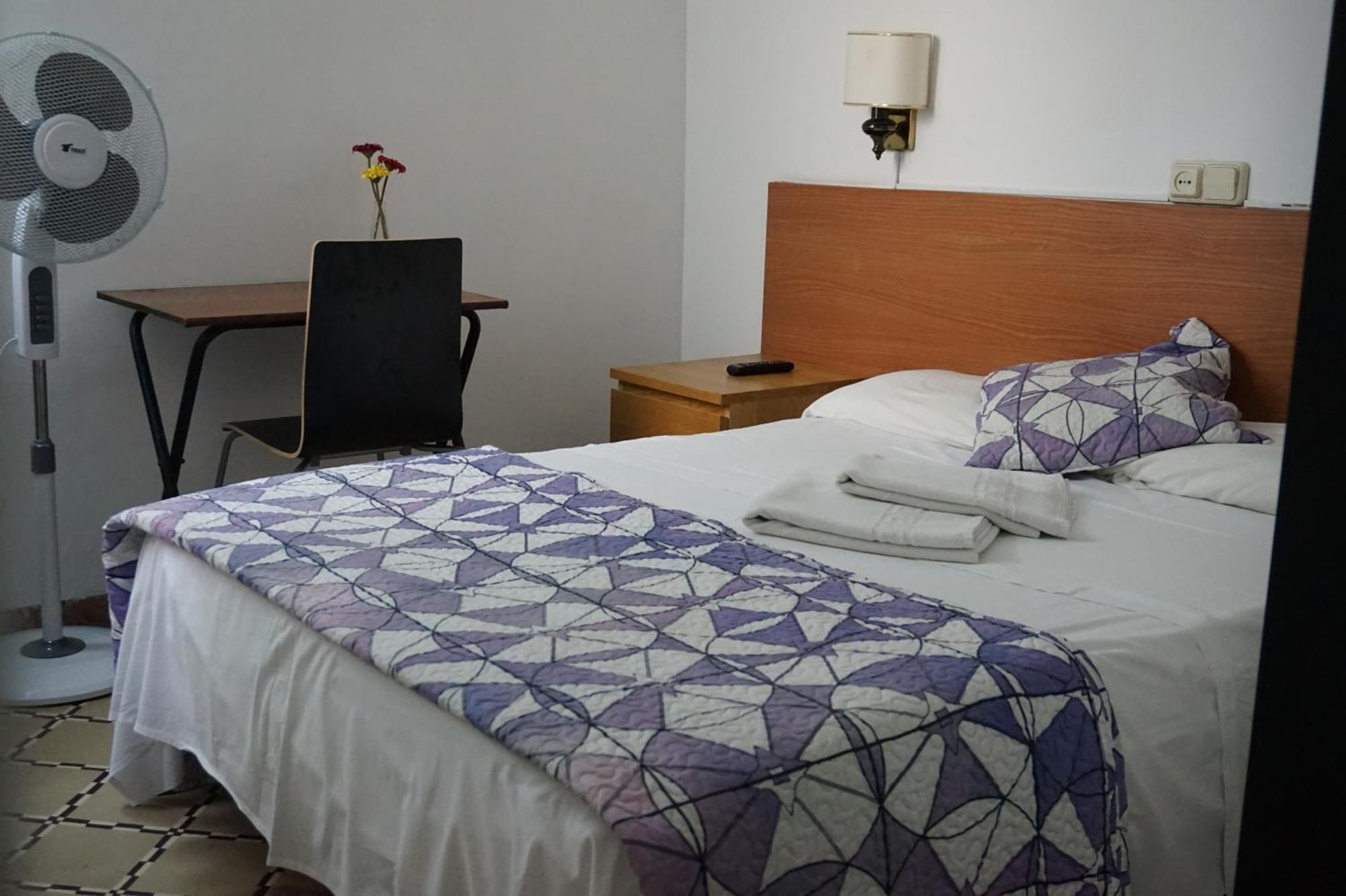 Hostal Sant Carlo Barcelona Exteriör bild